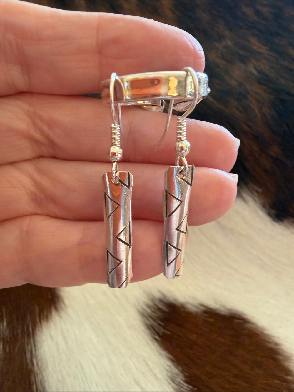❤️Native American Florence Tahe Navajo Mountain Motif Long Bar Earrings Sterling